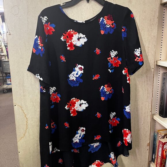 Vince Camuto Floral Top - Picture 1 of 2